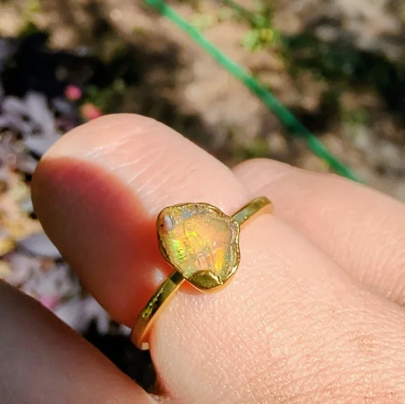 Ethiopian opal adjustable ring - Picture 8 of 8